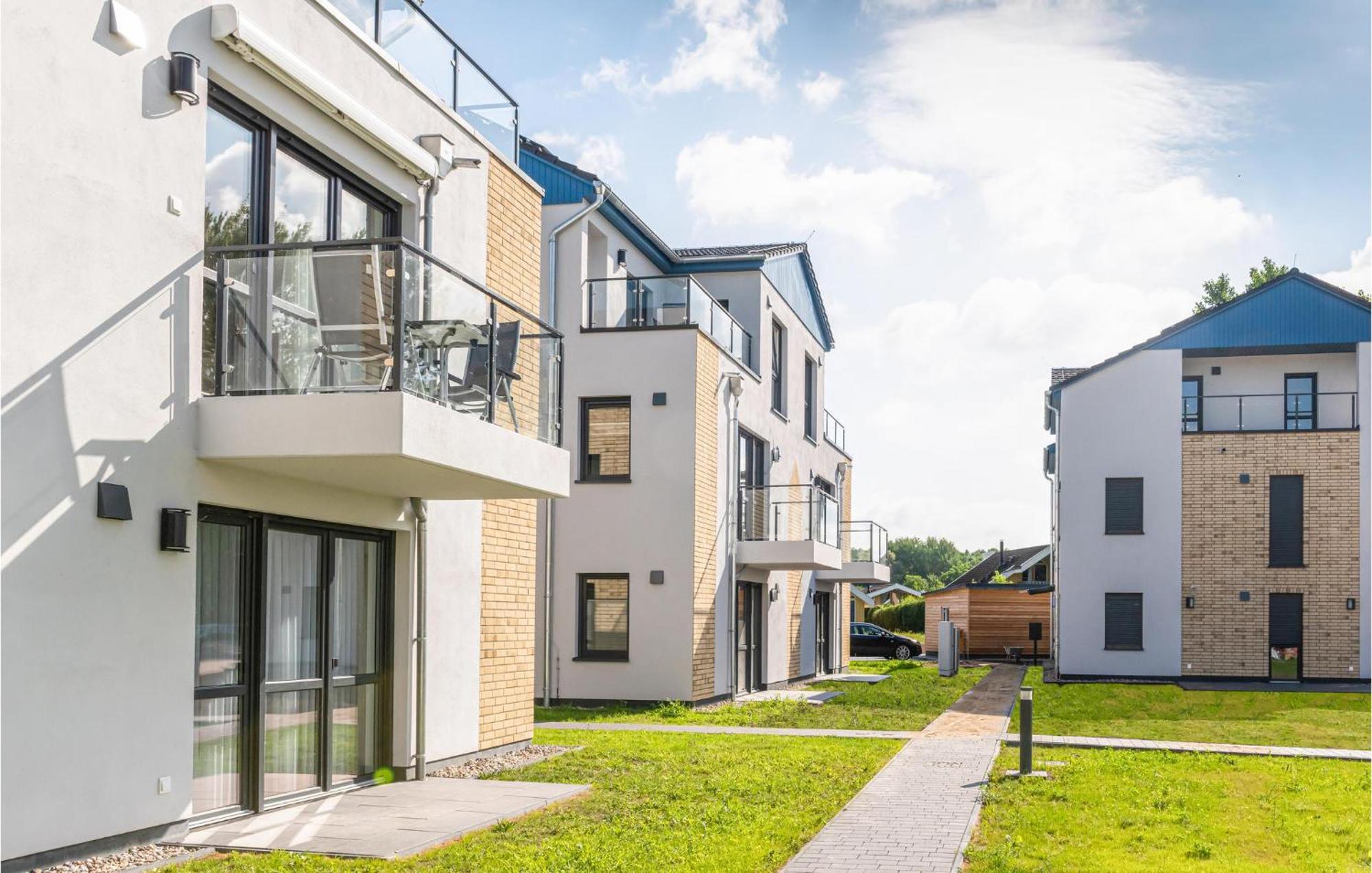 Amazing Apartment In Rechlin With Kitchen ภายนอก รูปภาพ